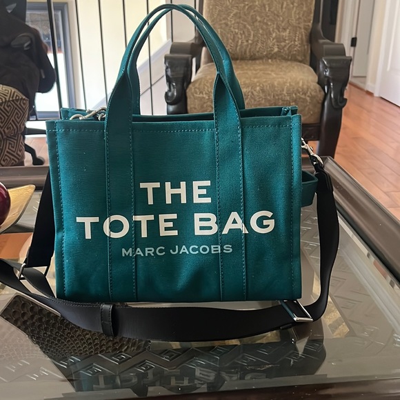 Marc Jacobs Handbags - Marc Jacobs Tote Bag